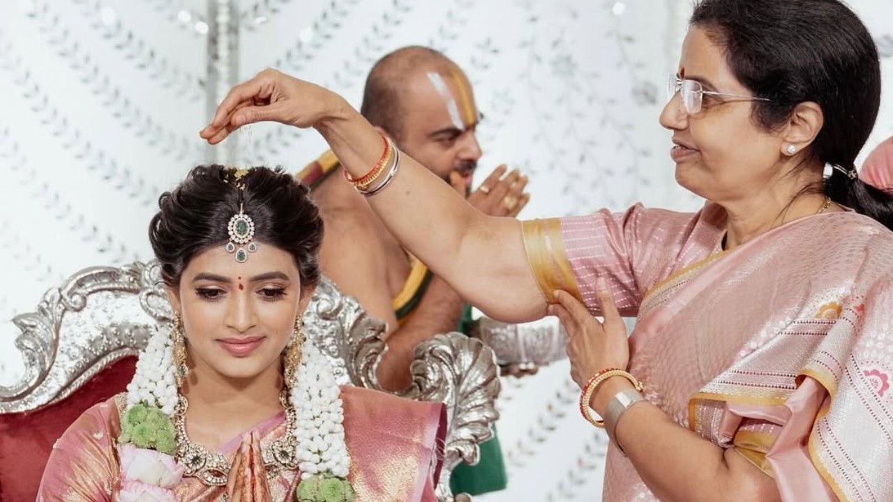 Nara Bhuvaneswari : హ్యాపీ బర్త్ డే పెద్ద అత్తయ్య.. సీఎం చంద్రబాబు భార్యకు హీరోయిన్ స్పెషల్ విషెస్.. Nara Bhuvaneswari : హ్యాపీ బర్త్ డే పెద్ద అత్తయ్య.. సీఎం చంద్రబాబు భార్యకు హీరోయిన్ స్పెషల్ విషెస్..
