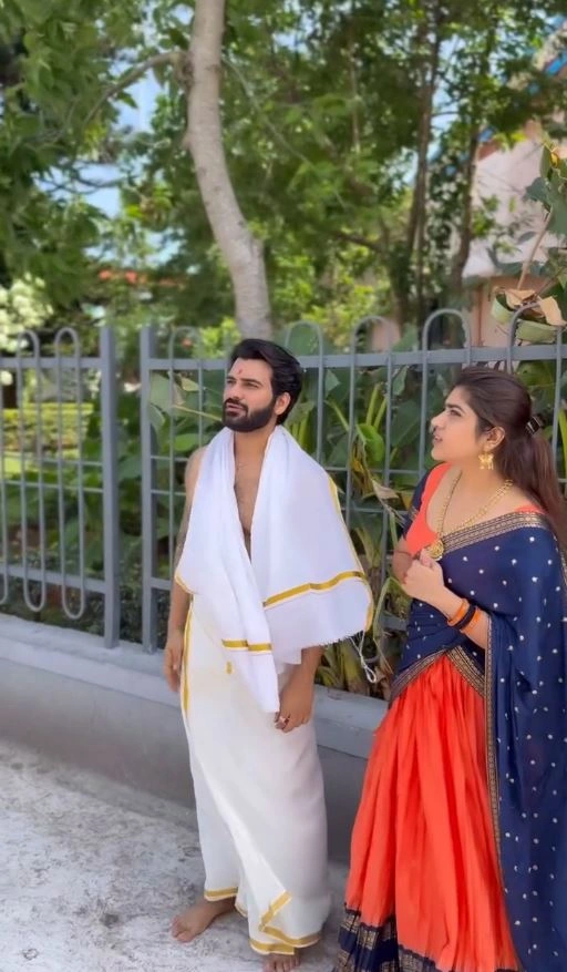 Akhil Sarthak Rithu Chowdary Visits Tirumala