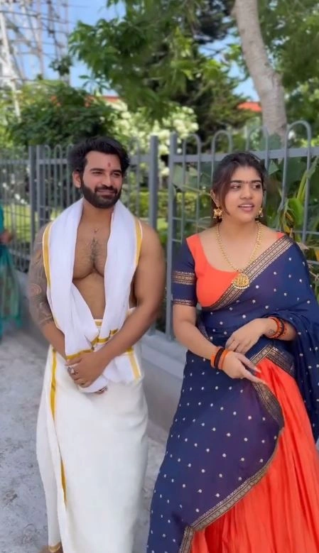 Akhil Sarthak Rithu Chowdary Visits Tirumala