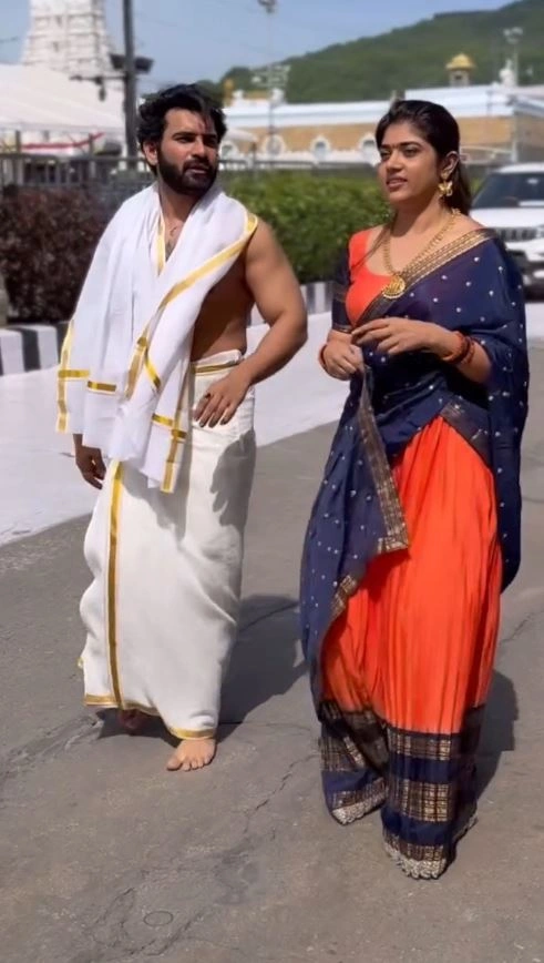 Akhil Sarthak Rithu Chowdary Visits Tirumala