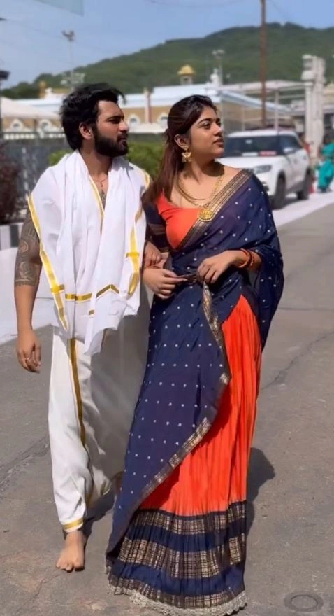 Akhil Sarthak Rithu Chowdary Visits Tirumala