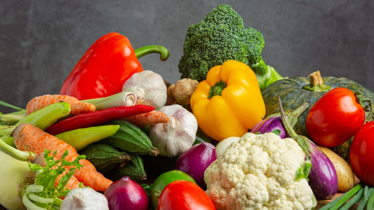 Don’t Eat These Vegetables: వర్షాకాలంలో ఈ కూరగాయలను అస్సలు తినకండి.. ఎందుకో తెలుసా? Don’t Eat These Vegetables: వర్షాకాలంలో ఈ కూరగాయలను అస్సలు తినకండి.. ఎందుకో తెలుసా?
