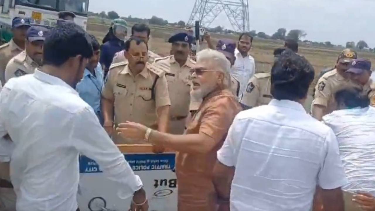 మాజీ మంత్రి అంబటి రాంబాబుకు బిగ్షాక్.. కేసు నమోదు చేసిన పోలీసులు మాజీ మంత్రి అంబటి రాంబాబుకు బిగ్షాక్.. కేసు నమోదు చేసిన పోలీసులు