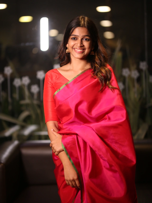 Ananthika Sanilkumar Cute Looks in Saree