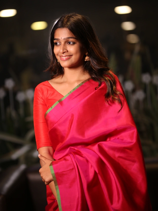Ananthika Sanilkumar Cute Looks in Saree