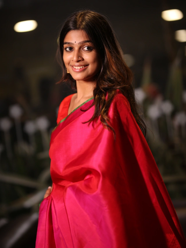 Ananthika Sanilkumar Cute Looks in Saree
