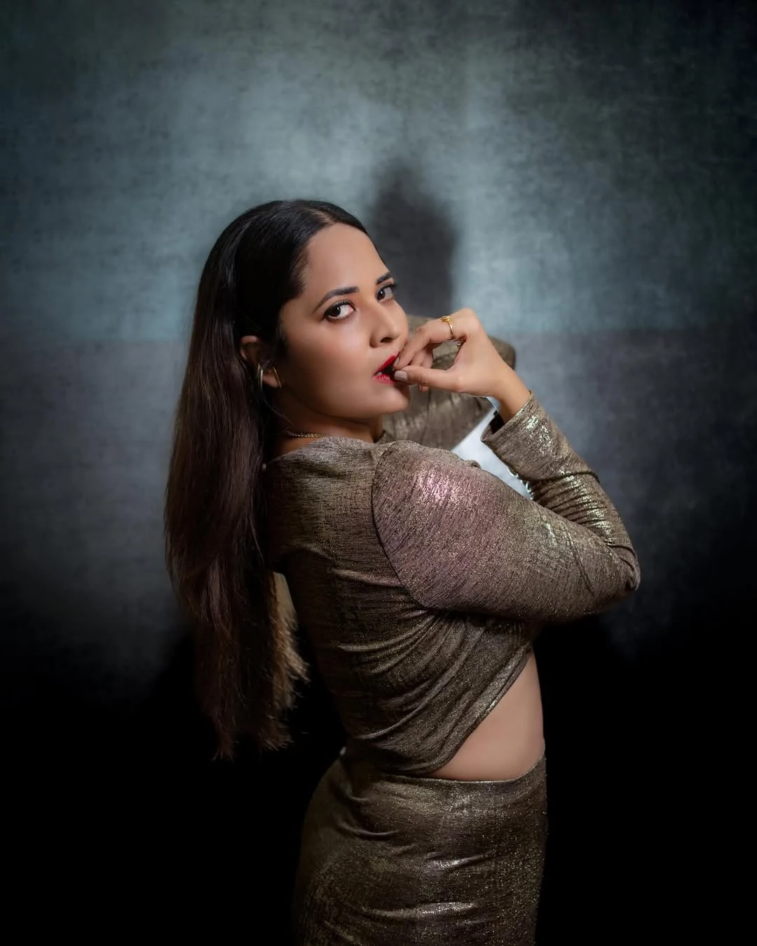 Anasuya Bharadwaj Shines in Modern Dress