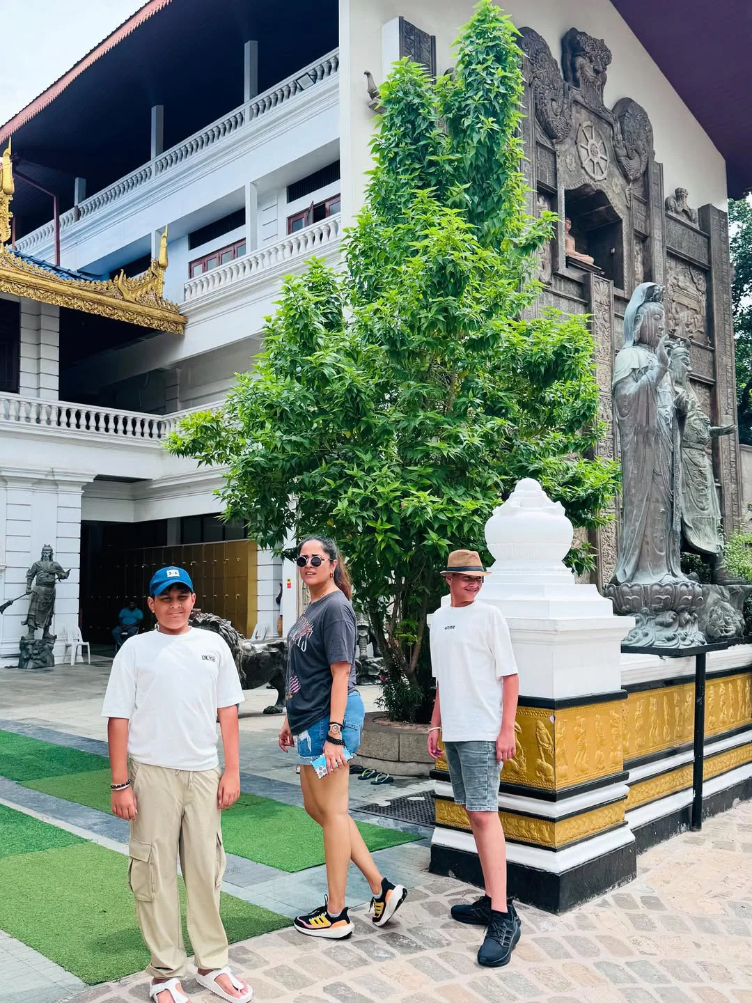 Anasuya Bharadwaj Enjoying Sri Lanka Vacation with Family