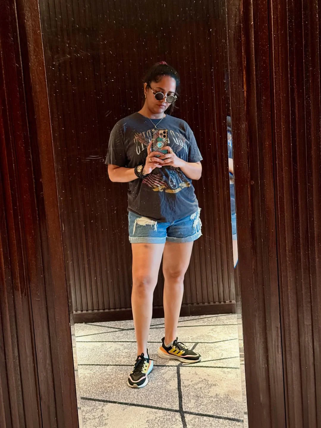 Anasuya Bharadwaj Enjoying Sri Lanka Vacation with Family