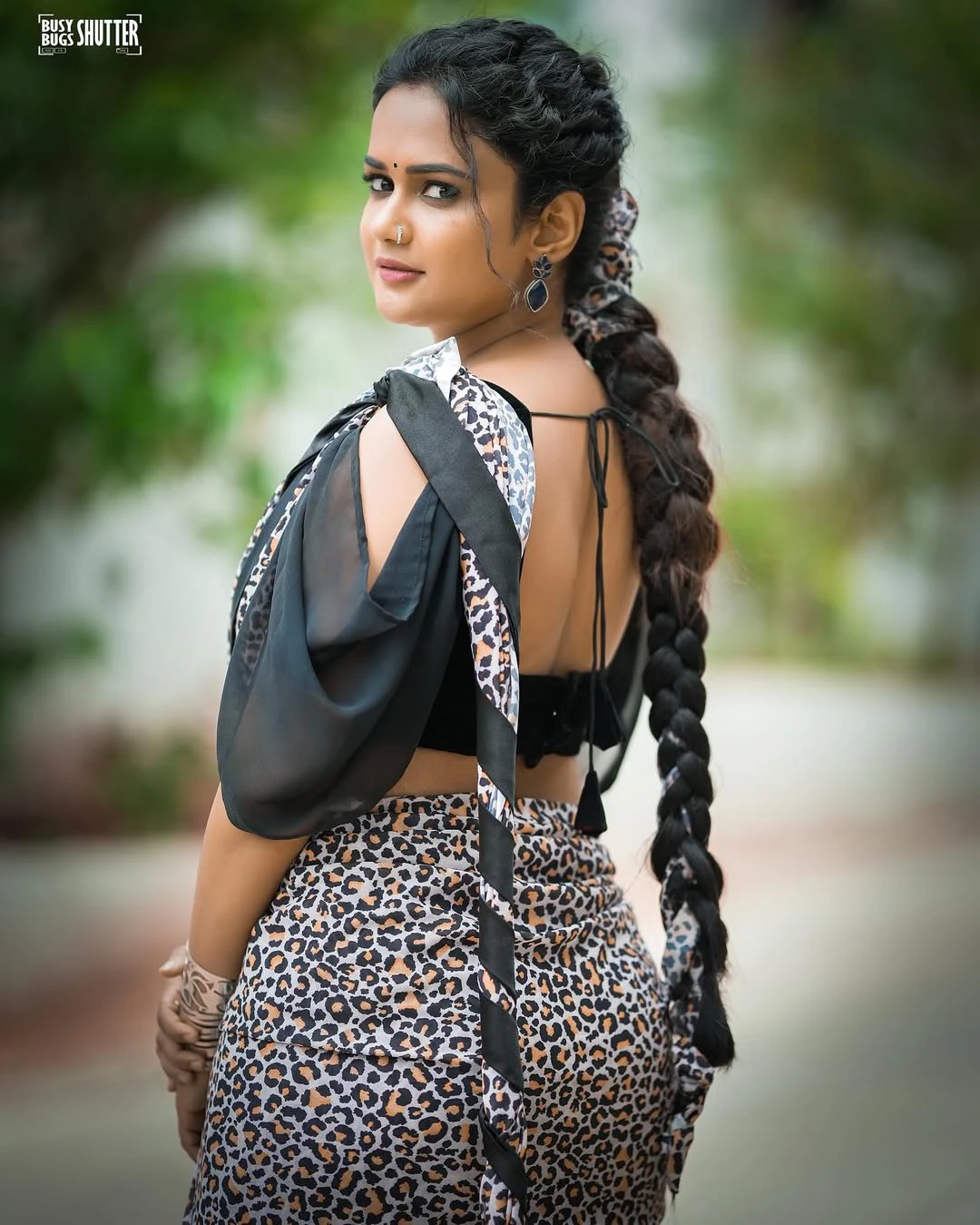 Ariyana Glory New Saree Looks