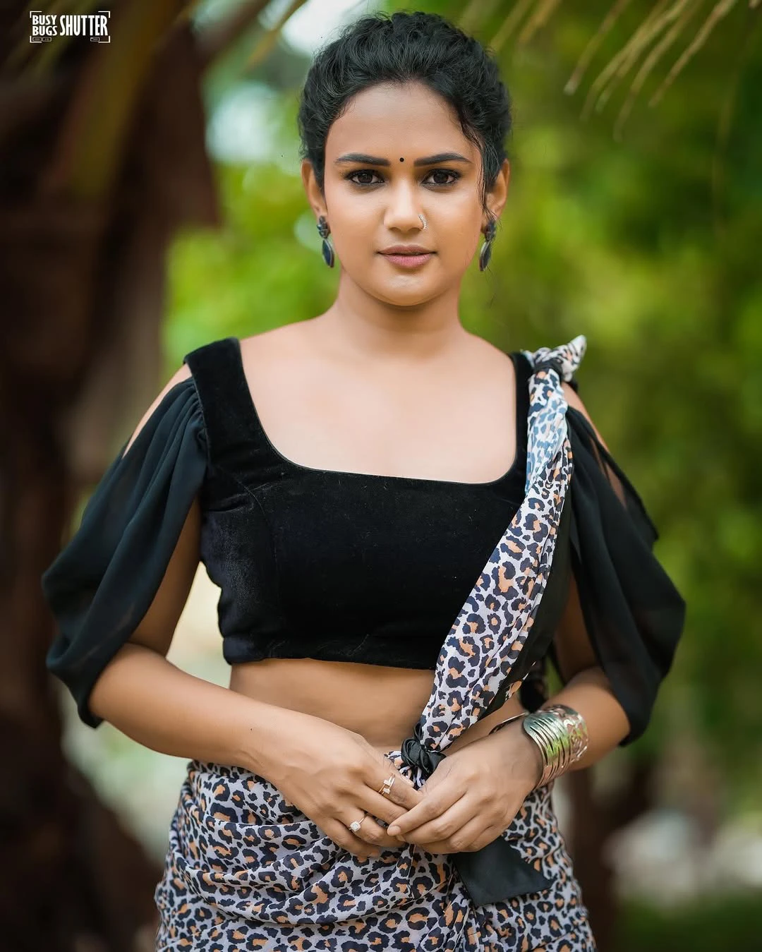 Ariyana Glory New Saree Looks