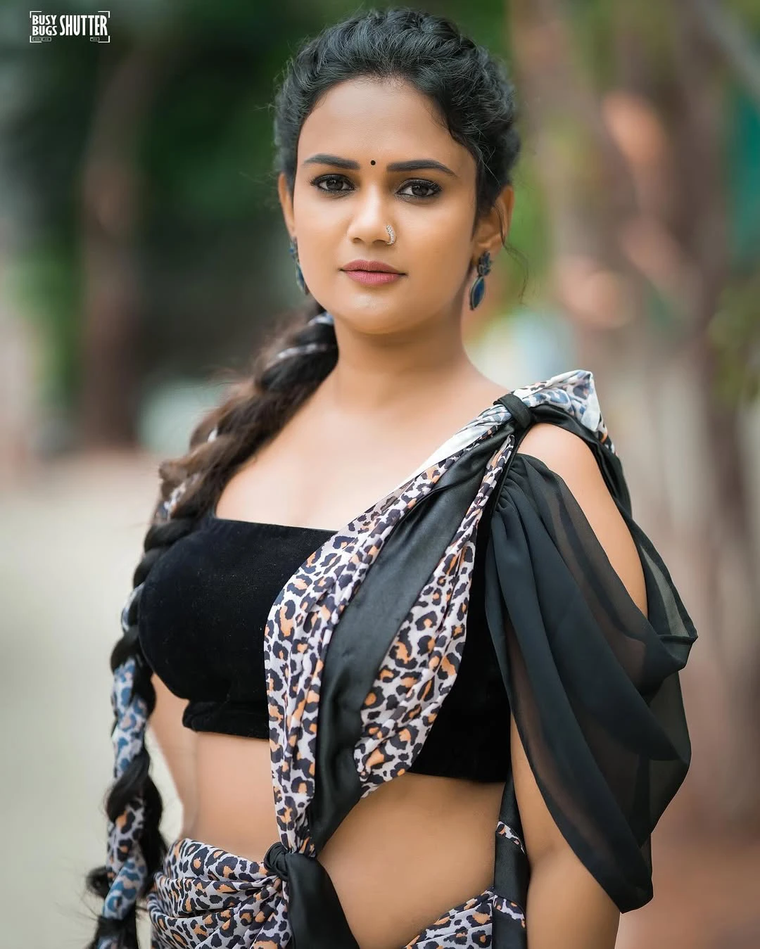 Ariyana Glory New Saree Looks