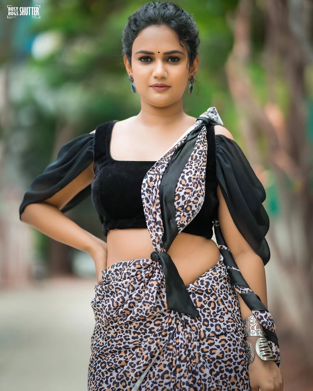 Ariyana Glory New Saree Looks