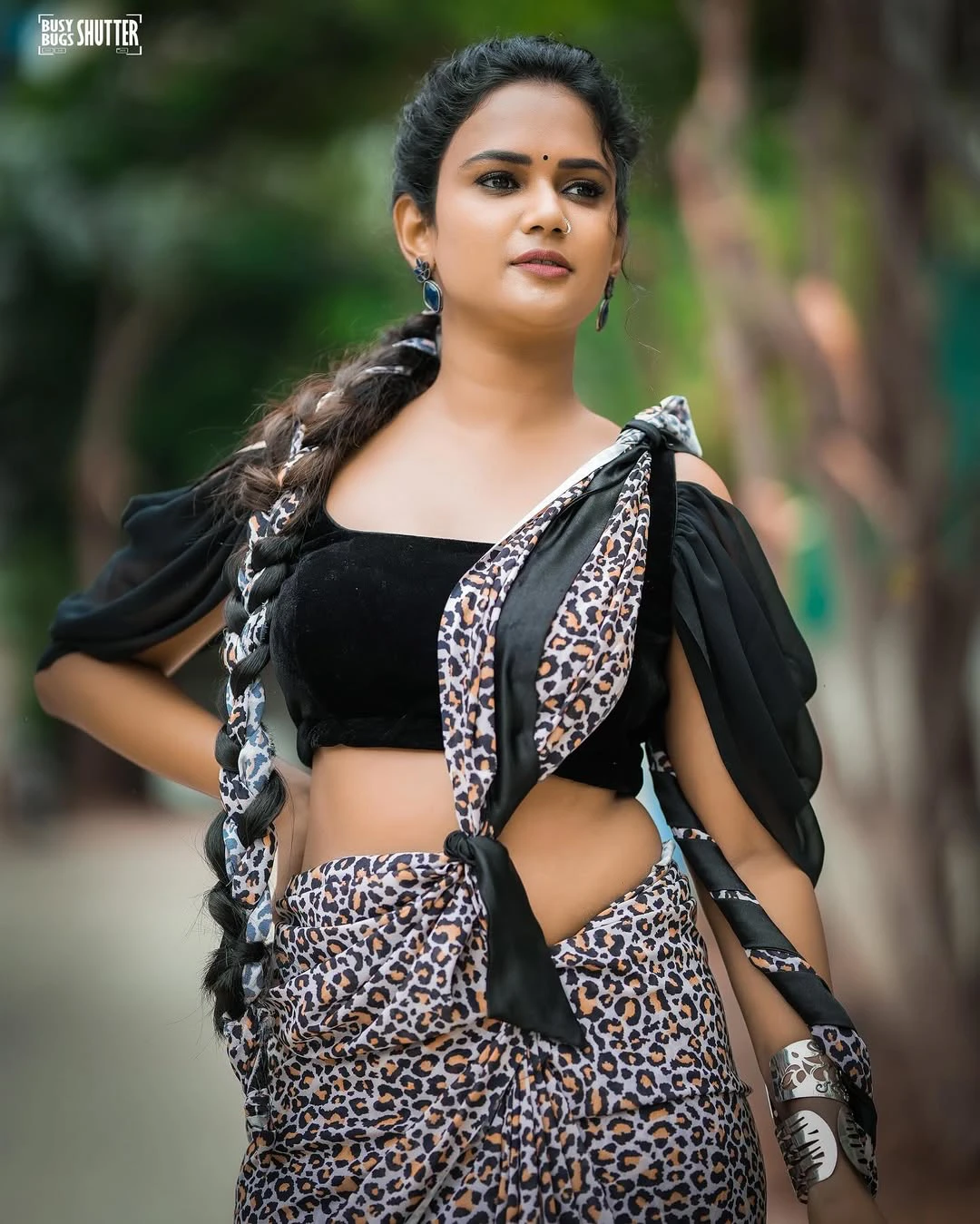 Ariyana Glory New Saree Looks