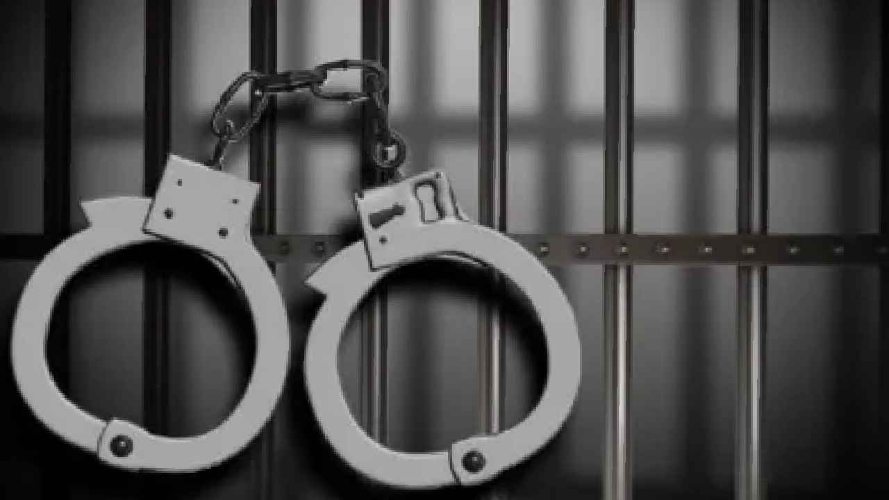 Woman Trafficking Gang: అమ్మకానికి అమ్మాయిలు..! కొమురం భీం జిల్లాలో మహిళల అక్రమ రవాణ గుట్టురట్టు.. ఒంటరి, పేద, భర్త చనిపోయిన మహిళలే టార్గెట్.. Woman Trafficking Gang: అమ్మకానికి అమ్మాయిలు..! కొమురం భీం జిల్లాలో మహిళల అక్రమ రవాణ గుట్టురట్టు.. ఒంటరి, పేద, భర్త చనిపోయిన మహిళలే టార్గెట్..