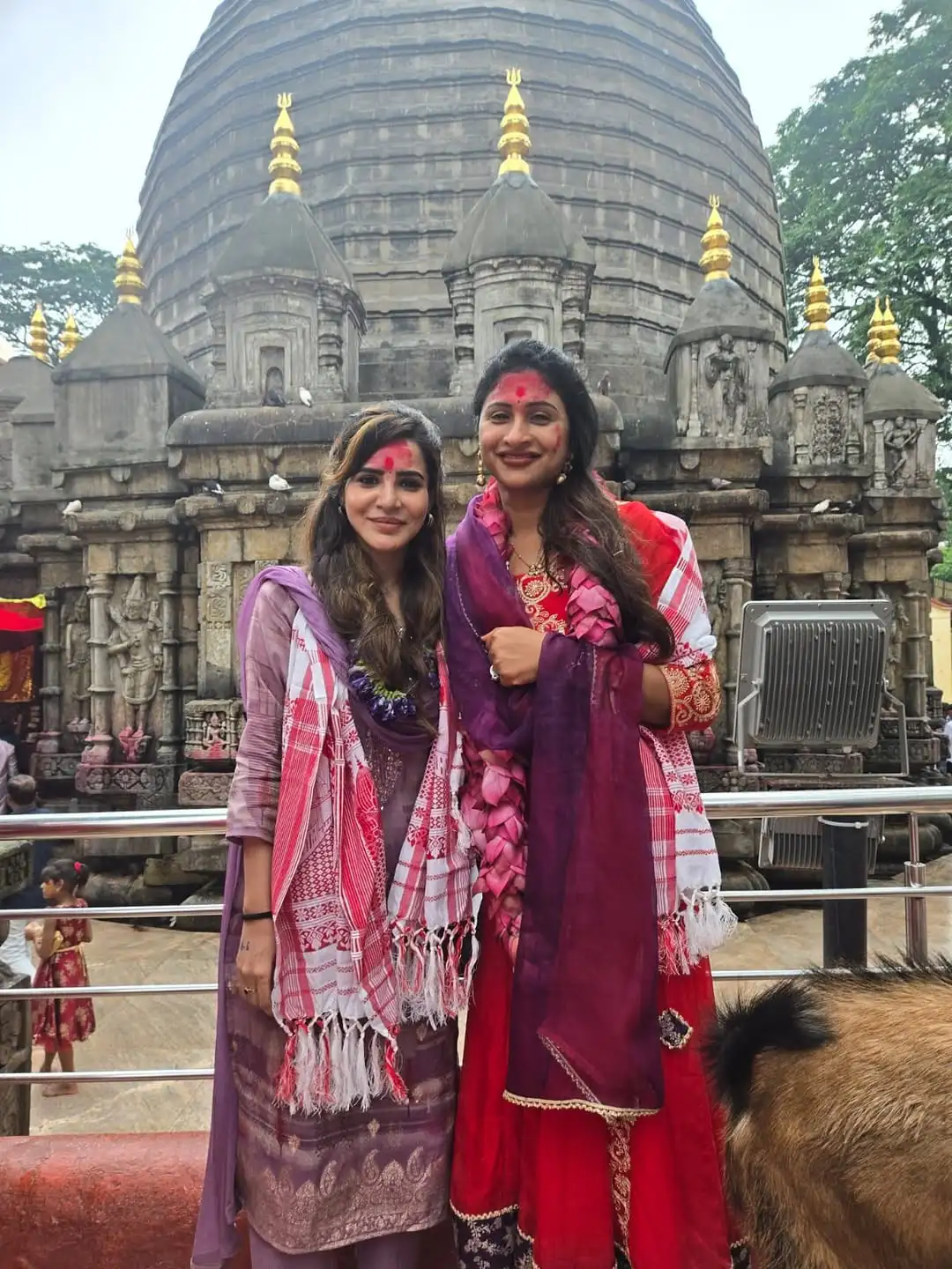 Ashu Reddy Visits Kamakhya Temple
