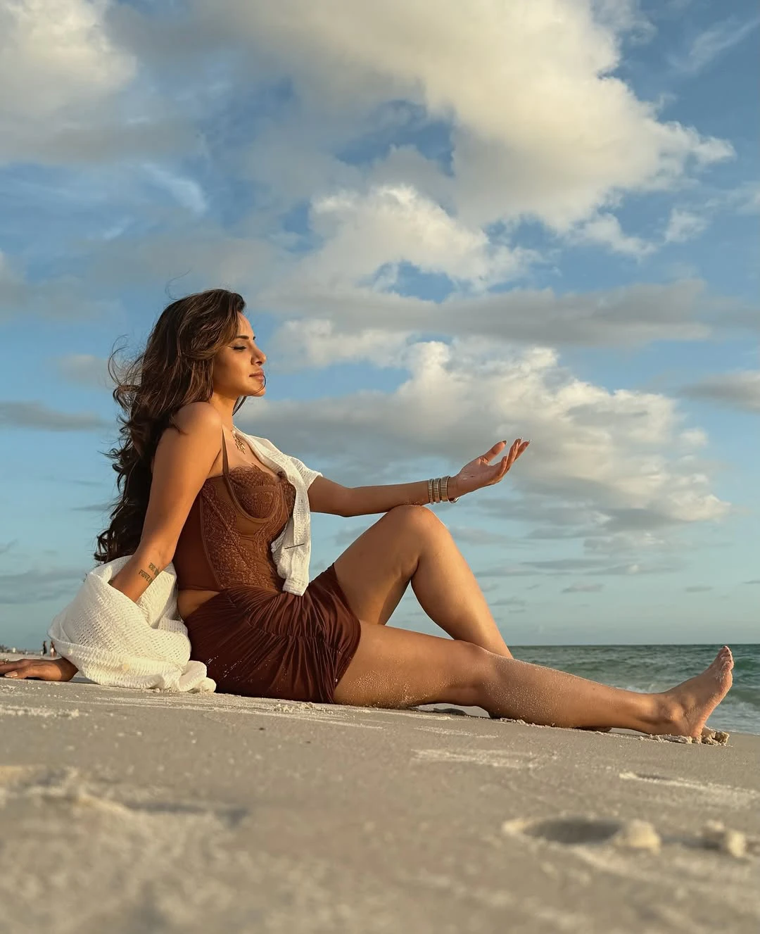 Ashu Reddy Enjoying Vacation at Beach