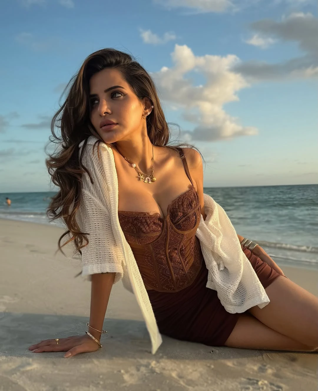 Ashu Reddy Enjoying Vacation at Beach