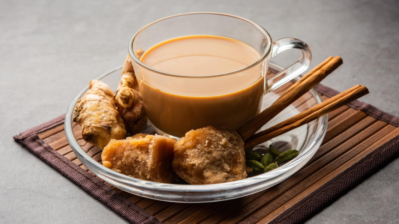 Jaggery Tea Effects: షుగర్ పేషెంట్స్ బెల్లం టీ తాగుతున్నారా? అయితే ప్రమాదాన్ని కొని తెచ్చుకున్నట్టే.. ఇది తెలుసుకోండి Jaggery Tea Effects: షుగర్ పేషెంట్స్ బెల్లం టీ తాగుతున్నారా? అయితే ప్రమాదాన్ని కొని తెచ్చుకున్నట్టే.. ఇది తెలుసుకోండి