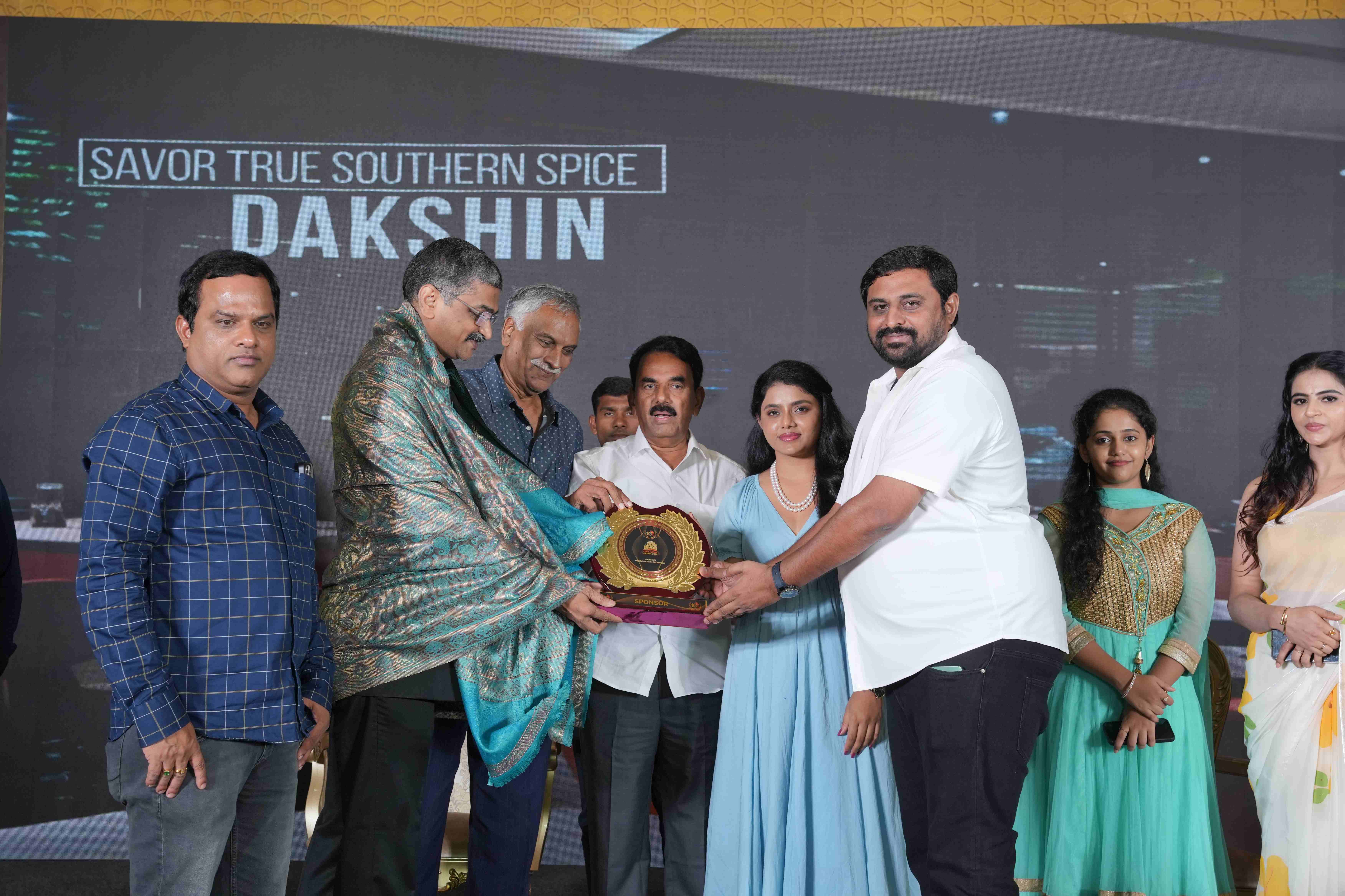 బెస్ట్‌ సౌత్ ఇండియన్ ఆఫెరింగ్ రెస్టారెంట్ – దక్షిణ్