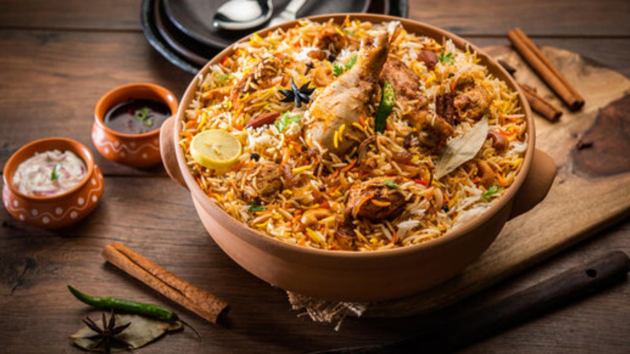 Biryani: బిర్యానీ లవర్స్ కి బ్యాడ్ న్యూస్.. ఆపదలో గుండె.. నిర్లక్ష్యం చేస్తే పెను ప్రమాదం Biryani: బిర్యానీ లవర్స్ కి బ్యాడ్ న్యూస్.. ఆపదలో గుండె.. నిర్లక్ష్యం చేస్తే పెను ప్రమాదం