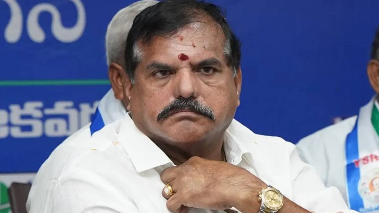 మాజీమంత్రి బొత్స సత్యనారాయణకు అస్వస్థత.. ఆస్పత్రికి తరలింపు మాజీమంత్రి బొత్స సత్యనారాయణకు అస్వస్థత.. ఆస్పత్రికి తరలింపు