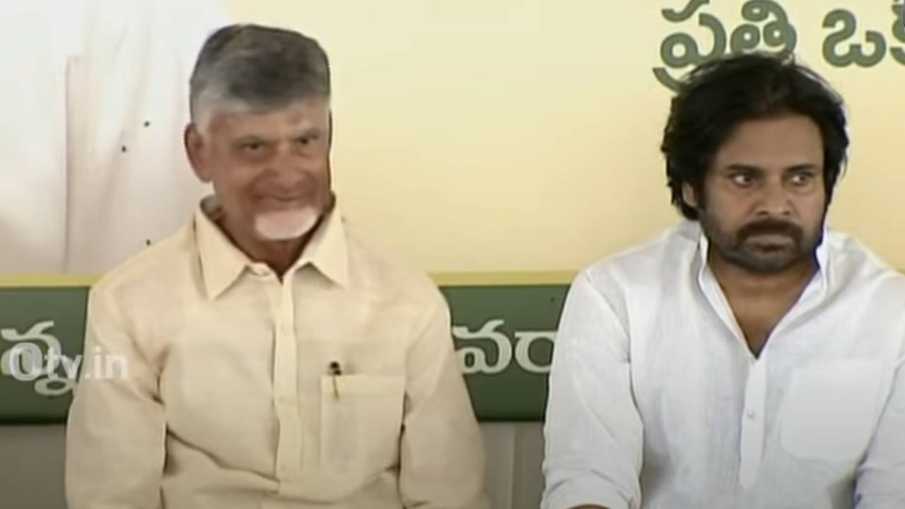 రాఖీ పండుగకు సీఎం చంద్రబాబు స్పెషల్ ప్లాన్.. అక్కాచెల్లెళ్లు వారి సోదరుల కోసం.. రాఖీ పండుగకు సీఎం చంద్రబాబు స్పెషల్ ప్లాన్.. అక్కాచెల్లెళ్లు వారి సోదరుల కోసం..