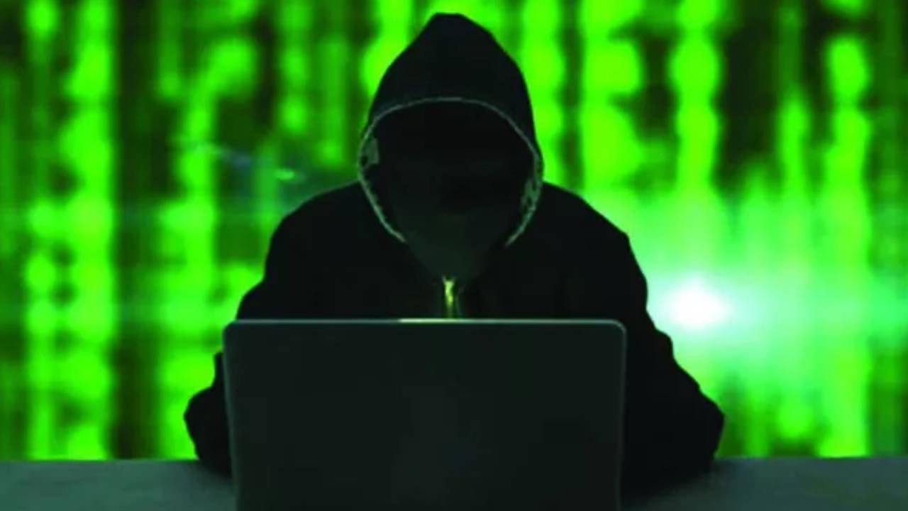 Cyber Crimes: లాభాల పేరుతో ఘరానా మోసం.. సైబర్ క్రిమినల్స్ మాటలు నమ్మి 13 లక్షలు పొగొట్టుకున్నాడు.. Cyber Crimes: లాభాల పేరుతో ఘరానా మోసం.. సైబర్ క్రిమినల్స్ మాటలు నమ్మి 13 లక్షలు పొగొట్టుకున్నాడు..