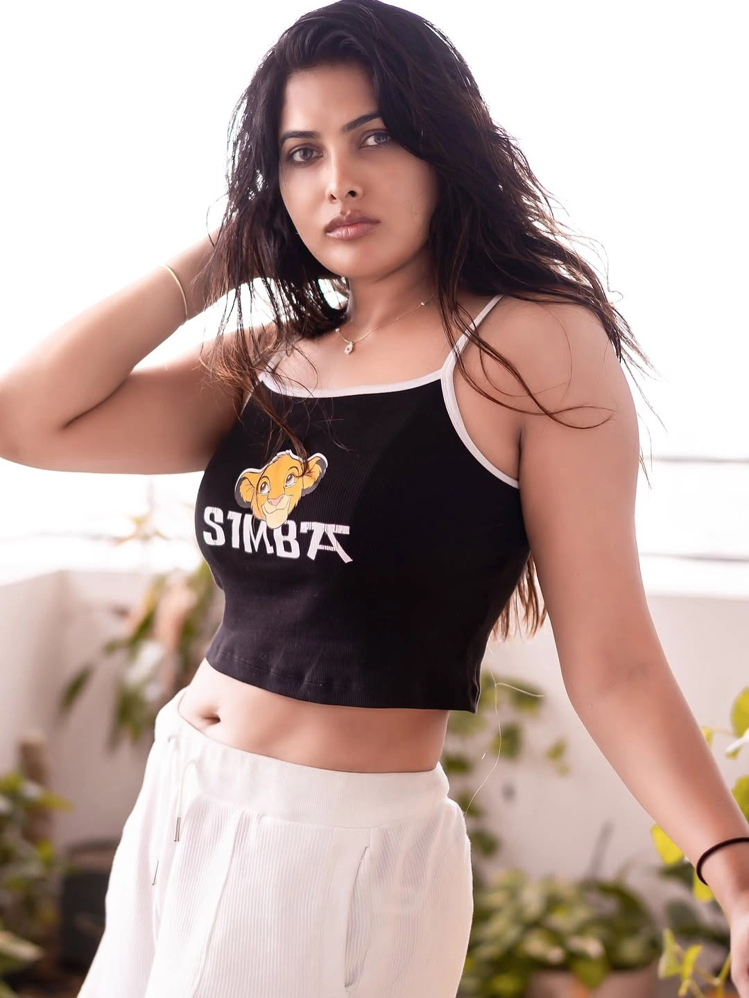 Divi Simple Looks in Night Dress