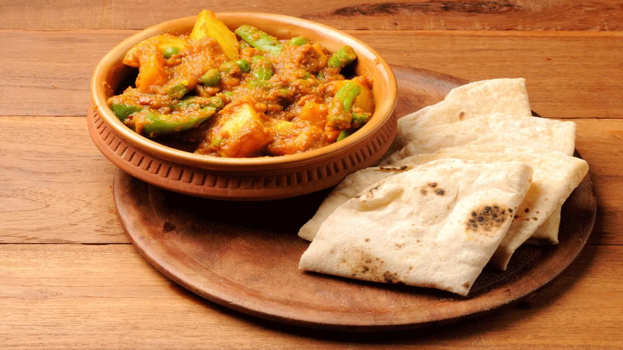 Chapati Benefits: రోజుకి ఎన్ని చెపాతీలు తింటున్నారు? అసలు ఎన్ని తినాలి.. డాక్టర్స్ ఏమంటున్నారు? Chapati Benefits: రోజుకి ఎన్ని చెపాతీలు తింటున్నారు? అసలు ఎన్ని తినాలి.. డాక్టర్స్ ఏమంటున్నారు?