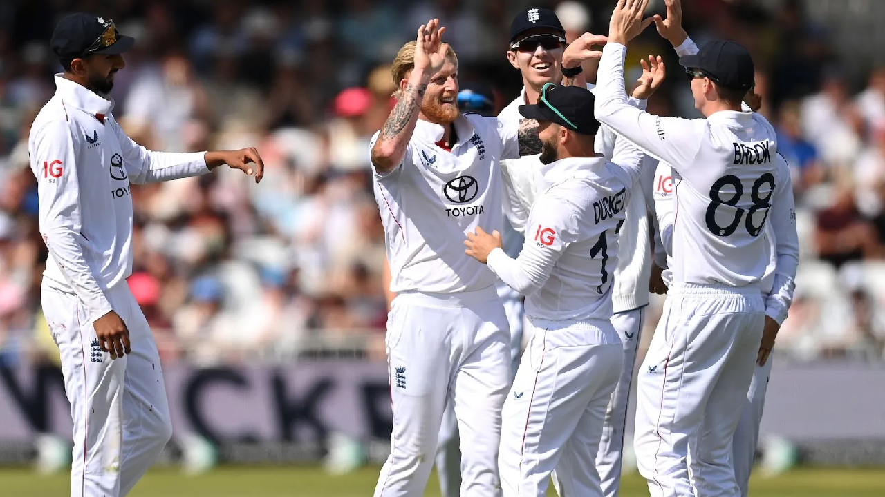 ENG vs IND : భారత్తో సిరీస్.. తొలి టెస్టుకు జట్టును ప్రకటించిన ఇంగ్లాండ్.. డేంజరస్ ఆల్రౌండర్ వచ్చేశాడు.. ENG vs IND : భారత్తో సిరీస్.. తొలి టెస్టుకు జట్టును ప్రకటించిన ఇంగ్లాండ్.. డేంజరస్ ఆల్రౌండర్ వచ్చేశాడు..