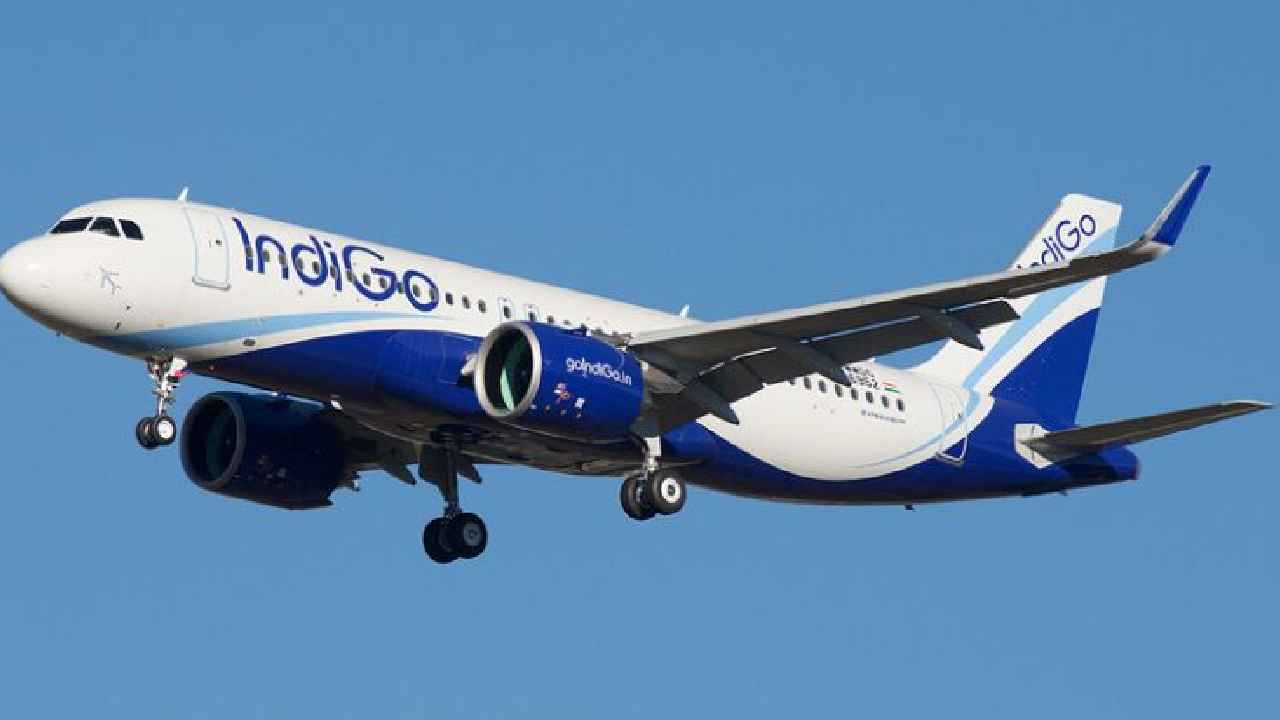 Flight Emergency Landing: తృటిలో తప్పిన మరో విమాన ప్రమాదం.. మే డే కాల్ తో 168 మంది ప్రయాణికులు సురక్షితం.. ఇండిగో ఫ్లైట్ ఎమర్జెన్సీ ల్యాండింగ్.. Flight Emergency Landing: తృటిలో తప్పిన మరో విమాన ప్రమాదం.. మే డే కాల్ తో 168 మంది ప్రయాణికులు సురక్షితం.. ఇండిగో ఫ్లైట్ ఎమర్జెన్సీ ల్యాండింగ్..