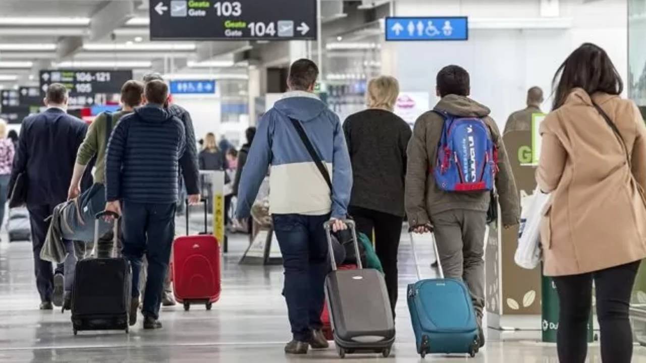 Foreign Visas : ఫారెన్ టూర్ ప్లాన్ చేస్తున్నారా? భారతీయులకు కేవలం 24 గంటల్లోనే వీసాను అందించే 8 దేశాలివే..! Foreign Visas : ఫారెన్ టూర్ ప్లాన్ చేస్తున్నారా? భారతీయులకు కేవలం 24 గంటల్లోనే వీసాను అందించే 8 దేశాలివే..!