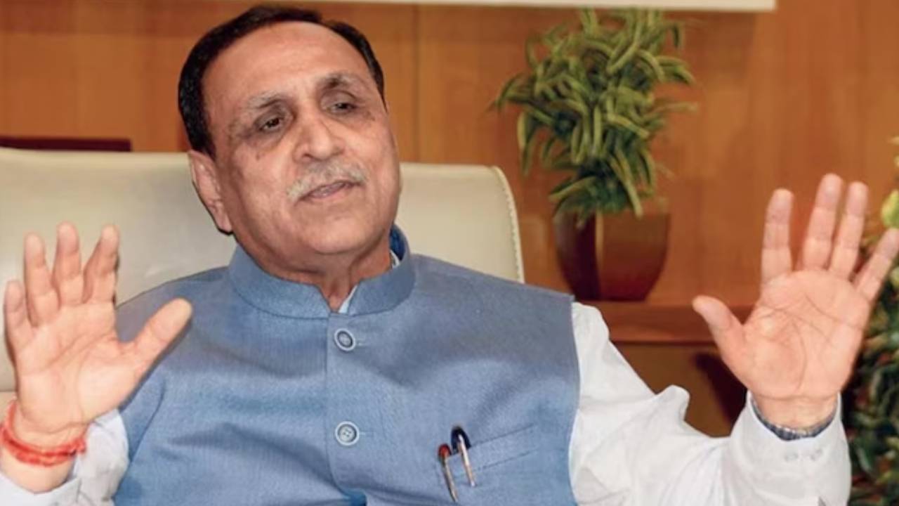 Vijay Rupani: అహ్మదాబాద్లో విమాన ప్రమాదం.. మాజీ సీఎం విజయ్ రూపాణీ మృతదేహం గుర్తింపు Vijay Rupani: అహ్మదాబాద్లో విమాన ప్రమాదం.. మాజీ సీఎం విజయ్ రూపాణీ మృతదేహం గుర్తింపు