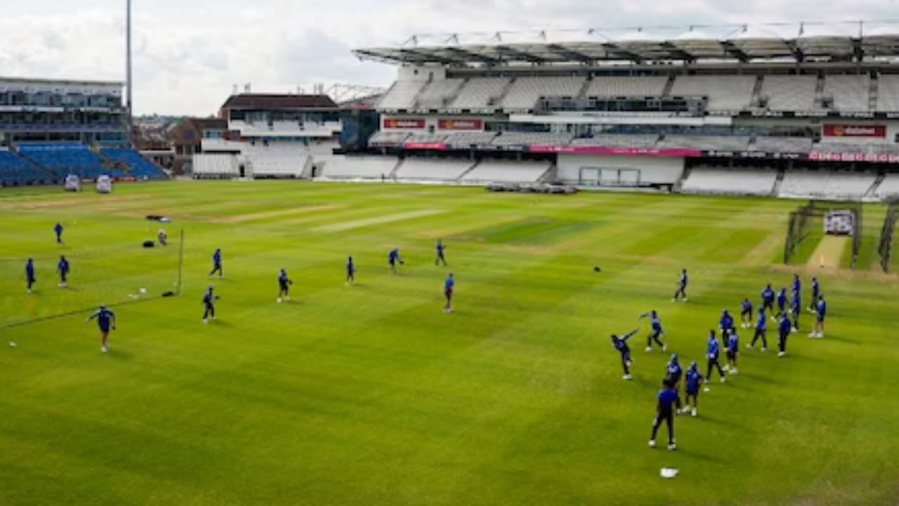 ENG vs IND: భారత్ వర్సెస్ ఇంగ్లాండ్ తొలి టెస్టుకు వర్షం ఎఫెక్ట్..! టీమిండియాకు కష్టాలే.. ఒక్క స్పిన్నర్కే ఛాన్స్..? ENG vs IND: భారత్ వర్సెస్ ఇంగ్లాండ్ తొలి టెస్టుకు వర్షం ఎఫెక్ట్..! టీమిండియాకు కష్టాలే.. ఒక్క స్పిన్నర్కే ఛాన్స్..?