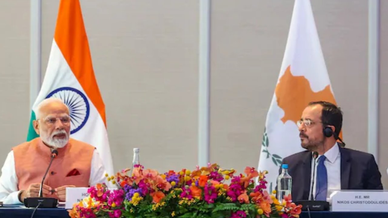 Israel Iran Conflict : ఇరాన్-ఇజ్రాయెల్ వివాదం.. ఇది యుద్ధ యుగం కాదు.. సైప్రస్లో ప్రధాని మోదీ కామెంట్స్ Israel Iran Conflict : ఇరాన్-ఇజ్రాయెల్ వివాదం.. ఇది యుద్ధ యుగం కాదు.. సైప్రస్లో ప్రధాని మోదీ కామెంట్స్