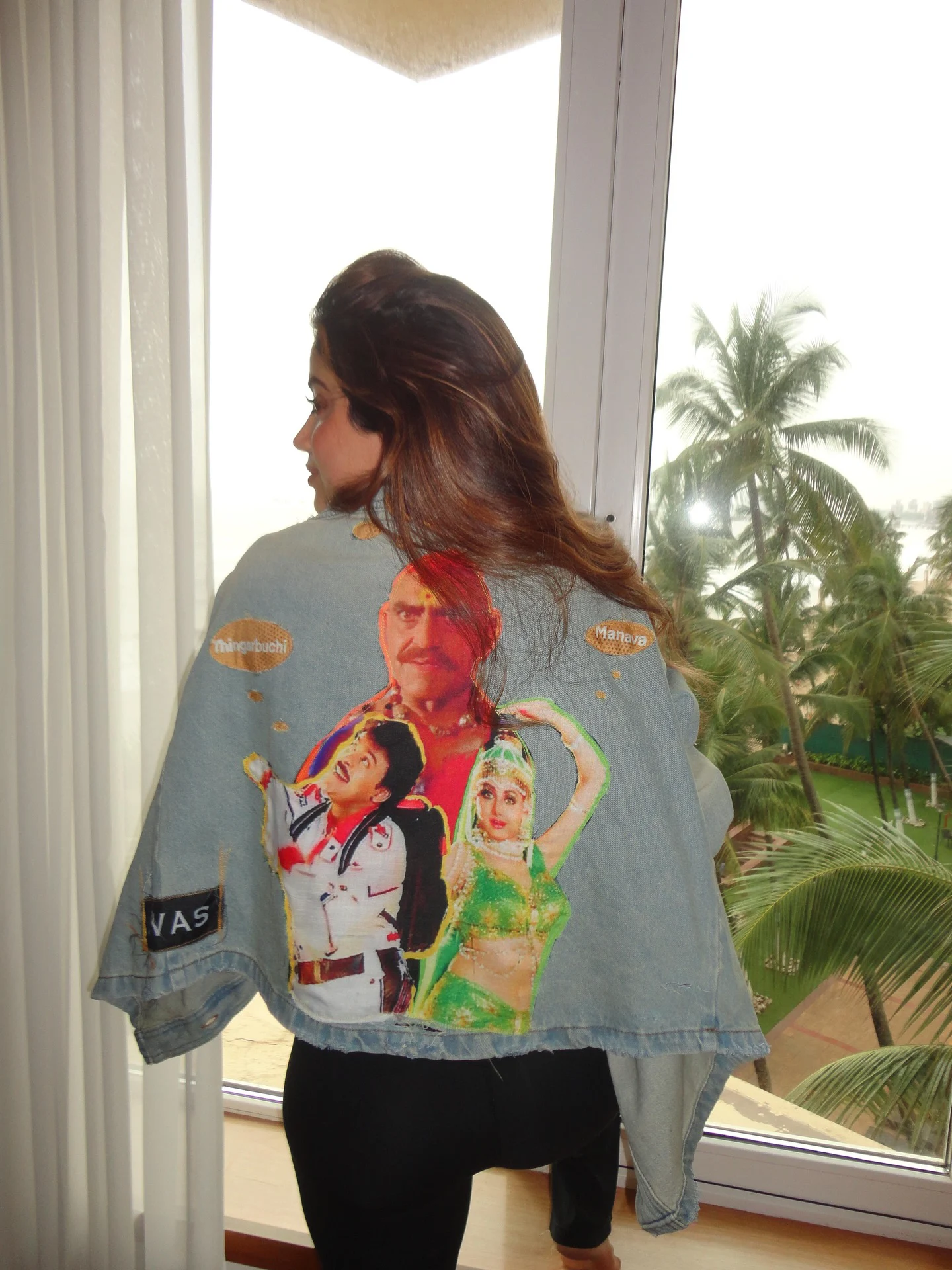 Janhvi Kapoor Wears Jagadeka Veerudu Athiloka Sundari Special Shirt