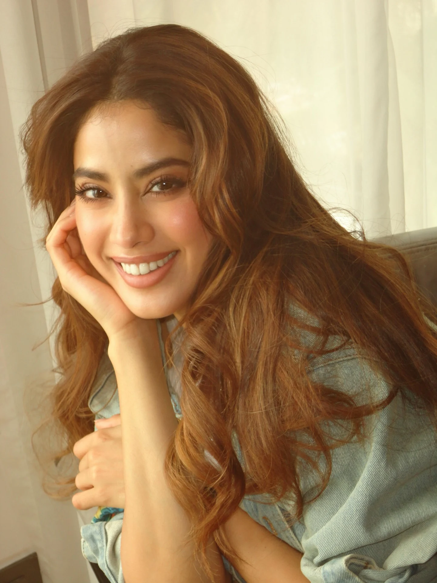 Janhvi Kapoor Wears Jagadeka Veerudu Athiloka Sundari Special Shirt
