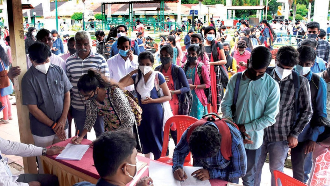 VVC Motors Job Mela: నిరుద్యోగులకు గుడ్ న్యూస్.. హైదరాబాద్ లో జాబ్స్.. నెలకు రూ.18 వేలు జీతం VVC Motors Job Mela: నిరుద్యోగులకు గుడ్ న్యూస్.. హైదరాబాద్ లో జాబ్స్.. నెలకు రూ.18 వేలు జీతం
