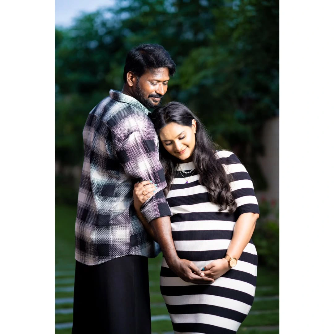 Bigg Boss Fame Comedian Mahesh Vitta Photos with Wife Baby Bump