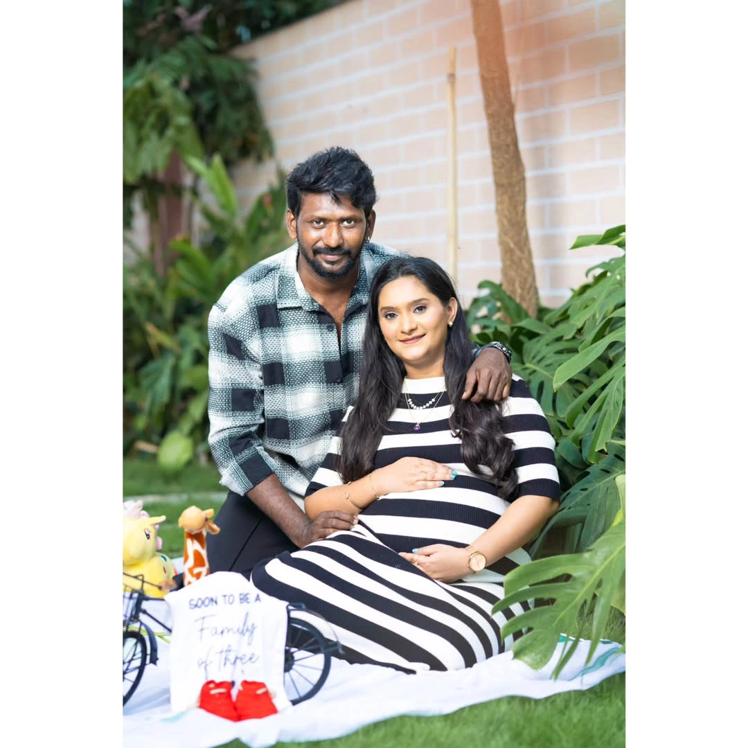 Bigg Boss Fame Comedian Mahesh Vitta Photos with Wife Baby Bump