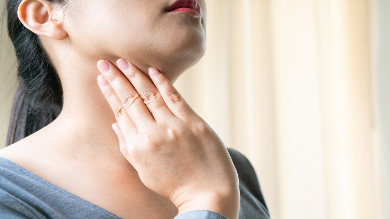 Mouth Cancer: మీ మొహంలో వచ్చిన మార్పులు గమనించారా? అవి నోటి క్యాన్సర్ లక్షణాలే.. జాగ్రత్త? Mouth Cancer: మీ మొహంలో వచ్చిన మార్పులు గమనించారా? అవి నోటి క్యాన్సర్ లక్షణాలే.. జాగ్రత్త?