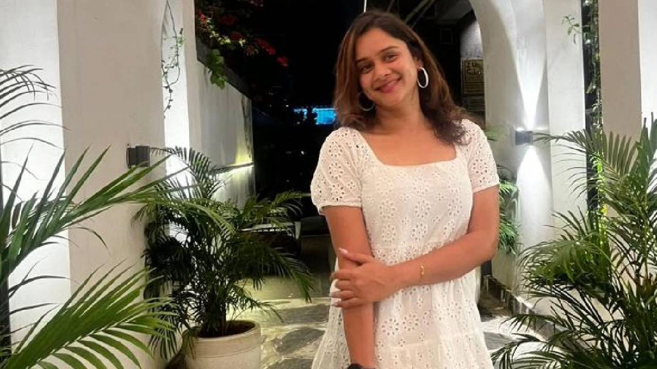 తెలుగు యాంకర్ స్వేచ్ఛ మృతికి కారణం పూర్ణచందరే అంటూ ఆమె తల్లిదండ్రుల ఫిర్యాదు.. పోస్టుమార్టం పూర్తి.. తెలుగు యాంకర్ స్వేచ్ఛ మృతికి కారణం పూర్ణచందరే అంటూ ఆమె తల్లిదండ్రుల ఫిర్యాదు.. పోస్టుమార్టం పూర్తి..