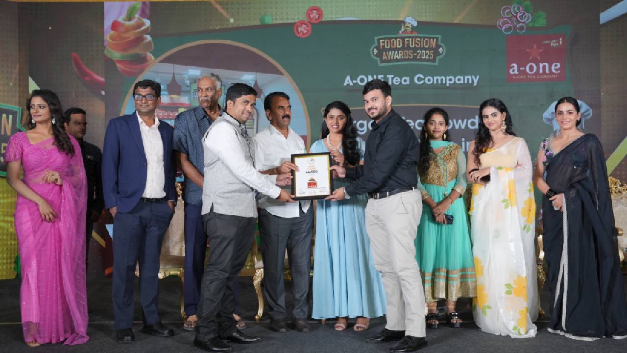 10టీవీ ఫుడ్‌ ఫ్యూజన్‌ అవార్డ్స్‌ ప్రదానోత్సవం ఫొటోలు.. బెస్ట్‌ బిర్యానీ, హలీం వంటివి అందించే హోటళ్లు ఇవే..