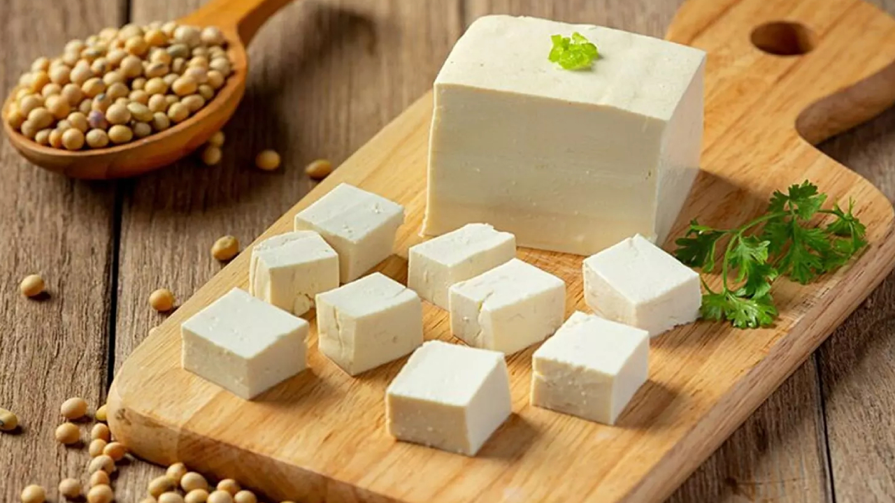 Paneer Quality Check: మీరు ఇంట్లో తింటున్న పనీర్ అసలైనదేనా? నకిలీదా? చిటికెలో ఇలా చెక్ చేయండి Paneer Quality Check: మీరు ఇంట్లో తింటున్న పనీర్ అసలైనదేనా? నకిలీదా? చిటికెలో ఇలా చెక్ చేయండి