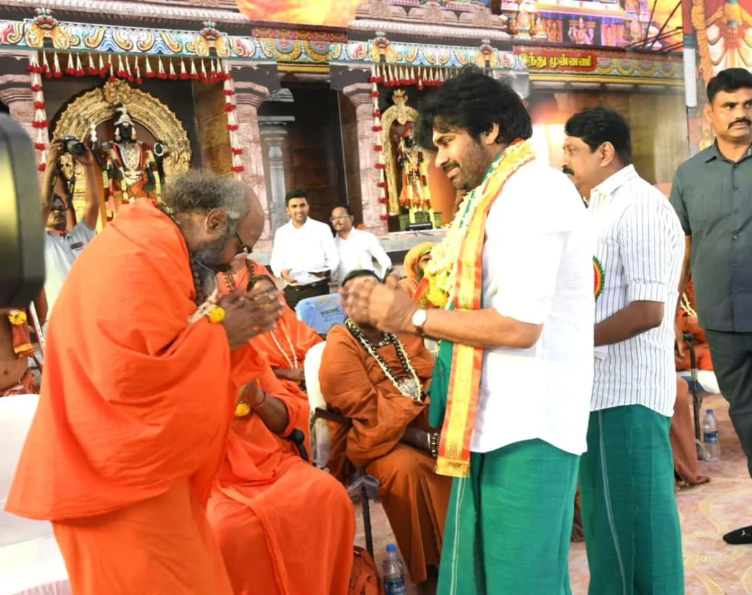 Pawan Kalyan Attends Muruga Bakthargal Manadu in Madurai
