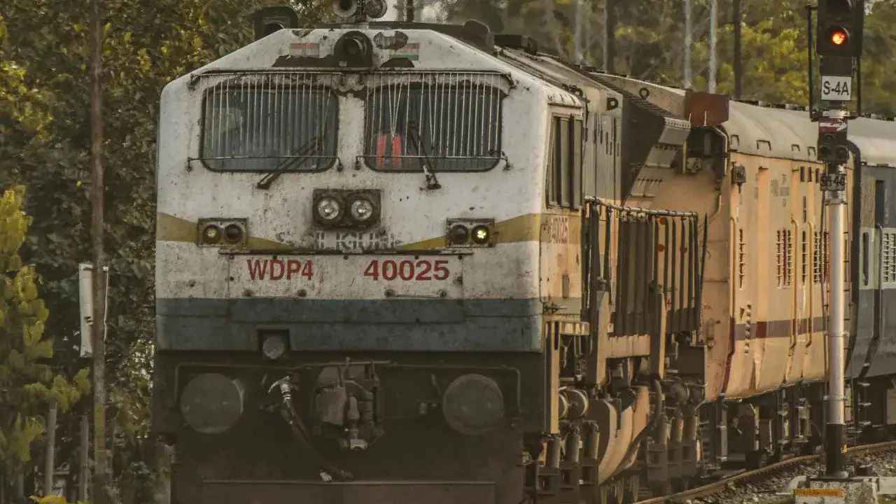 RRB ALP CBAT Exam Date: RRB అసిస్టెంట్ లోకో పైలట్ పరీక్ష తేదీ వచ్చేసింది.. ఎగ్జామ్ ఎప్పుడంటే.. RRB ALP CBAT Exam Date: RRB అసిస్టెంట్ లోకో పైలట్ పరీక్ష తేదీ వచ్చేసింది.. ఎగ్జామ్ ఎప్పుడంటే..