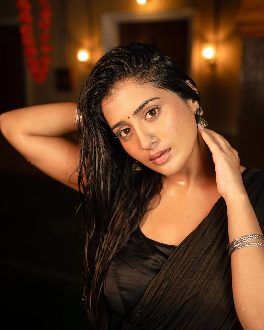 Raashi Singh Dazzling Photos in Saree