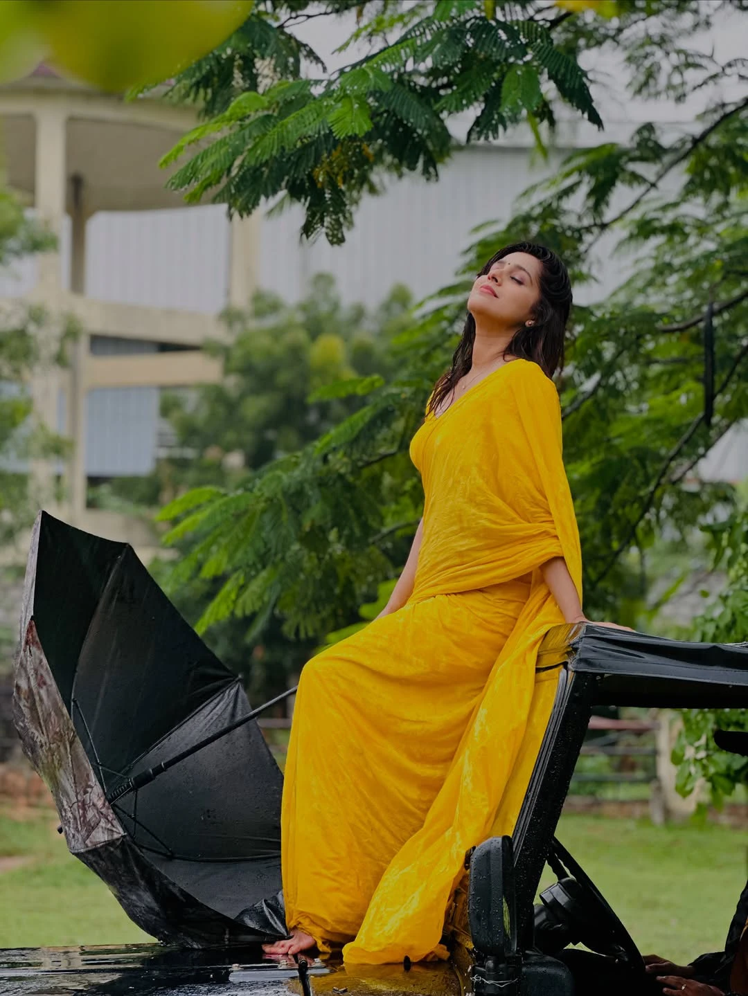Rashmi Gautam Enjoying in Rain