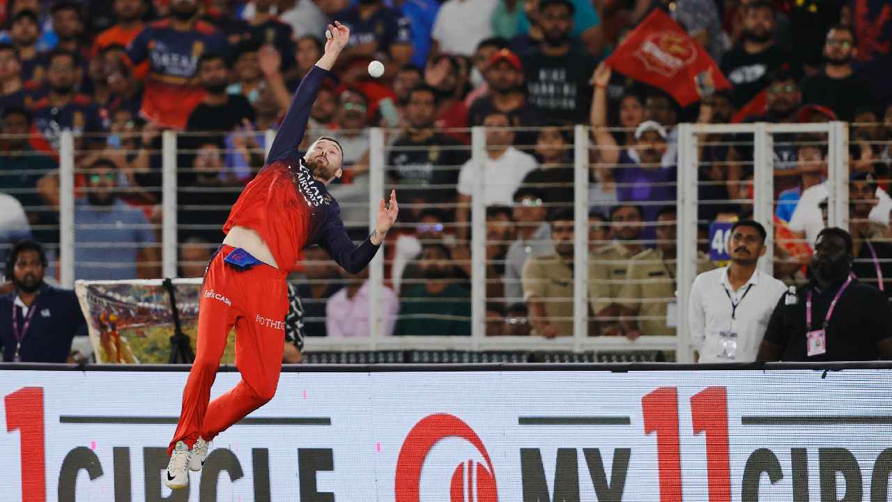 IPL 2025 Final: సూపర్ క్యాచ్.. బౌండరీ లైన్ దగ్గర కళ్లు చెదిరే క్యాచ్ పట్టిన సాల్ట్.. IPL 2025 Final: సూపర్ క్యాచ్.. బౌండరీ లైన్ దగ్గర కళ్లు చెదిరే క్యాచ్ పట్టిన సాల్ట్..
